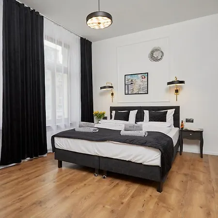 Nook Nook Katarzyny 2 מלון דירות