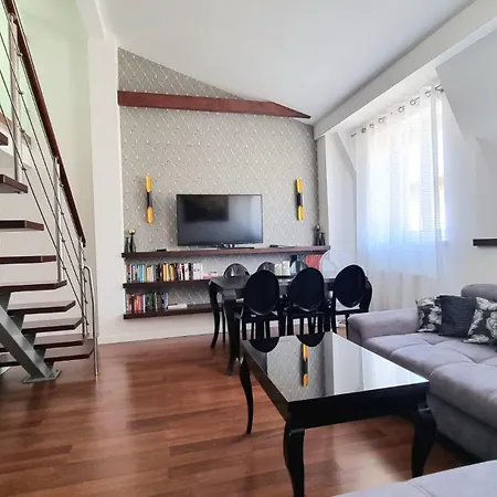 Nook Nook Katarzyny 2 מלון דירות